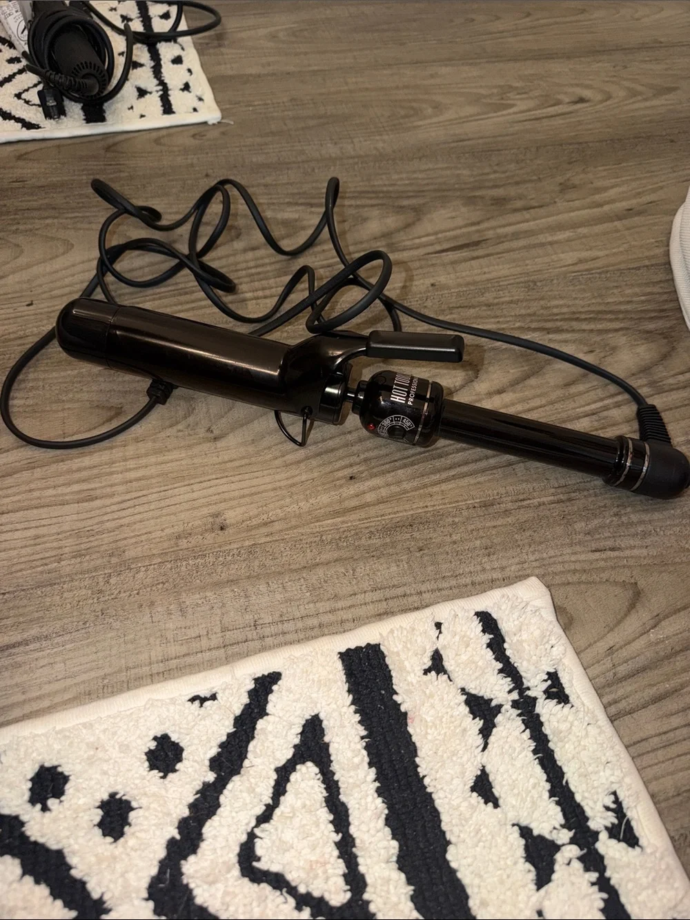 hot tools curling iron 2 inch - Picture 1 of 2
